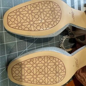 Jewel Badgley Mischka Silver Sparkle Pumps